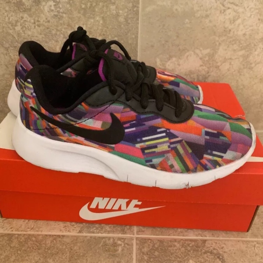 Kids size 3 Nike sneakers